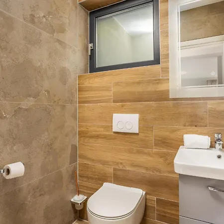 Awesome In With Kitchen Holiday home *